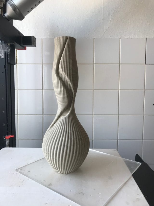 Jarrón de cerámica impreso en 3D.